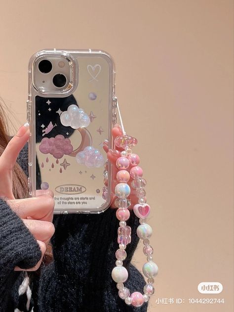 Casing Hp Aesthetic, Phone Charms Aesthetic, Phone Obsession, Casetify Iphone Case, Watches Women Simple, Hp Iphone, Bling Phone Cases, Gelang Manik-manik, Iphone Life Hacks