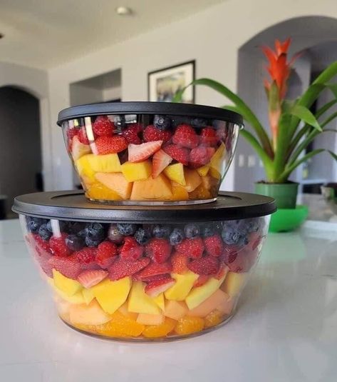 Tupperware Bowls, Healthy Meal Plans, Fruit Recipes, Fun Food, Pretty Food, Tupperware, Fruit Salad, Food Ideas, Meal Prep