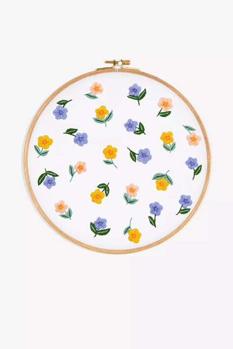 Confetti Flowers - DMC Free Embroidery Patterns, Dainty Flowers, Bookmark Ideas, Embroidery Transfers, Embroidery Scissors, Merino Wool Yarn, Wooden Chest, Embroidery Patterns Free, Dmc Thread