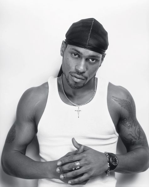 Happy birthday to  king D’ANGELO D Angelo Singer, Groove Theory, 90s Black Men, D Angelo, Soul Singers, Black Hollywood, Neo Soul, Rhythm And Blues, Soul Music