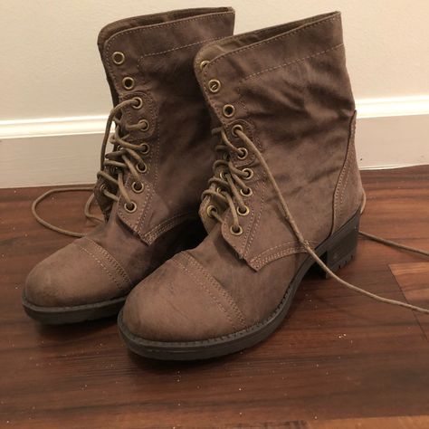 Brand New, Never Worn Brown, Light Material Size 6 Brown Combat Boots Women, Womens Brown Combat Boots, Combat Boots Look, Combat Boots For Women, Combat Boots Women, Stylish Leather Jacket, Brown Combat Boots, Black Combat Boots, Just Fab Shoes