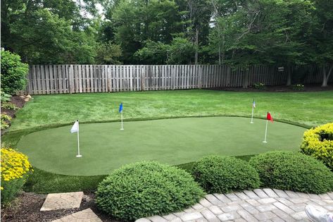 Artificial Turf Backyard, Turf Backyard, Best Artificial Grass, Installing Artificial Turf, Green Backyard, Green Diy, Backyard Inspiration, Artificial Turf, Outdoor Backyard