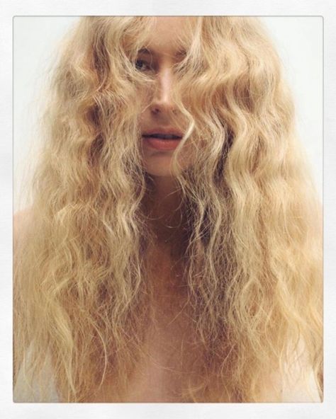 Zoe Ghertner, Raquel Zimmermann, Art Partner, Editorial Hair, Texture Photography, Fluffy Hair, Many Faces, Long Curly Hair, Hair Art