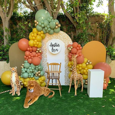 Jungle Birthday Backdrop, Safari Party Backdrop, Lion King Balloons, Safari Backdrop, Safari Balloon, Jungle Theme Birthday Party, Baby Birthday Decorations, Jungle Theme Birthday, Safari Theme Birthday