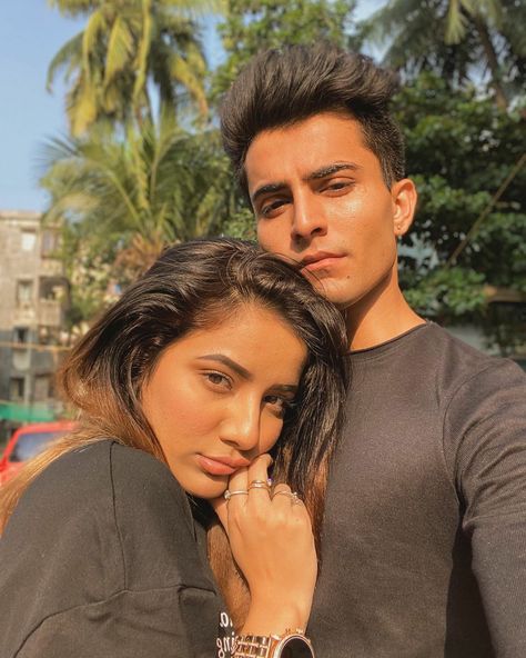 Mrunal Panchal And Anirudh Sharma, Anirudh Sharma And Mrunal Panchal, Mrunu And Anirudh, Damnfam Group, Mrunu Panchal, Anirudh Sharma, Gujju Unicorn, Mrunal Panchal, Couple Selfie