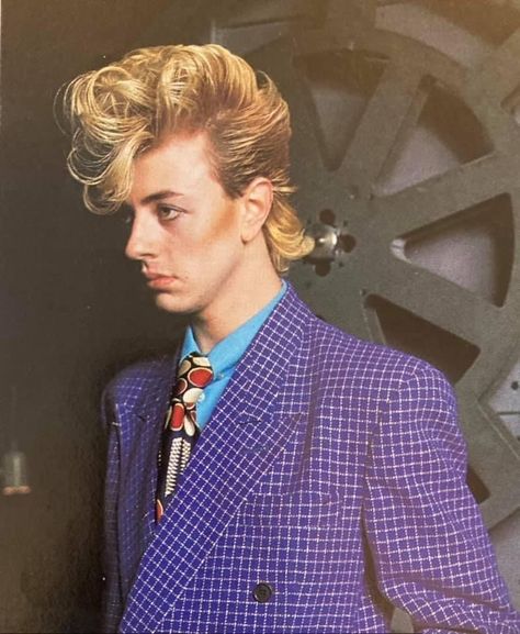 Stray cats Rockabilly band of the 80s Brian Setzer, Stray Cats, Teddy Boys, Psychobilly, Stray Cat, Pompadour, Post Punk, Rocker, Boy Or Girl