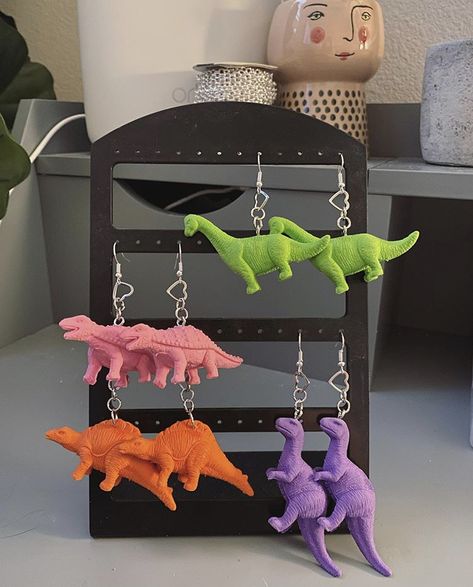 Bisexual Earrings, Nerdy Jewelry, Dinosaur Earrings, Funky Earrings, Earring Making, Recycled Jewelry, Dinosaur Birthday, Retro Toys, Clay Creations