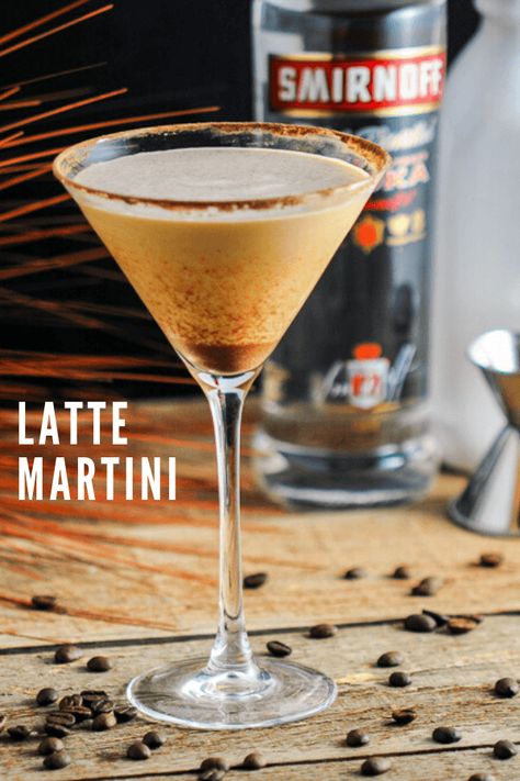 This Latte Martini recipe has the great flavors of an espresso with coffee liqueur, cream, and vodka with a touch of cocoa and cayenne pepper. #cocktails #coffee #vodka #chocolate #recipes Coffee And Vodka, Coffee Vodka Drinks Cocktail Recipes, Flavored Vodka Drinks, Coffee Vodka, Christmas Cocktails Easy, Christmas Martini, Craft Cocktail Recipe, Nitro Coffee, Citrus Cocktails