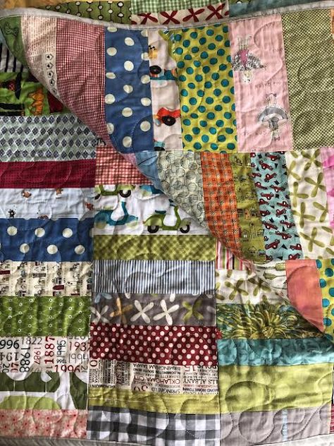 a maiden hair fern: scrappy strip quilt Quilting With Scraps, Maiden Hair, Strip Quilt Patterns, Strip Quilt, Crumb Quilt, Jelly Roll Quilt Patterns, Boho Quilt, Quick Quilt, Scrap Fabric Projects