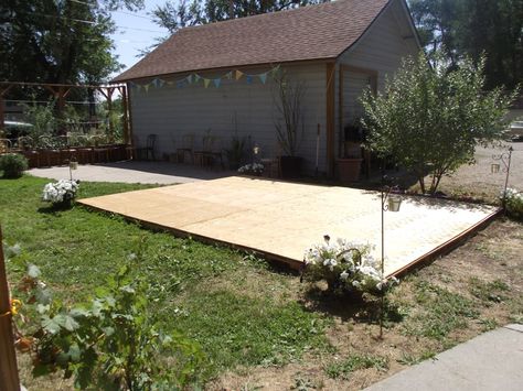 Building this for our fundraiser !! Creating a dance floor out of pallets and plywood. Pallet Dance Floor, Diy Party Tent, Diy Wedding Dance Floor, Backyard Wedding Pool, Pool Wedding Decorations, Outdoor Dance Floors, Recycled Wedding, Diy Outdoor Weddings, Diy Tent