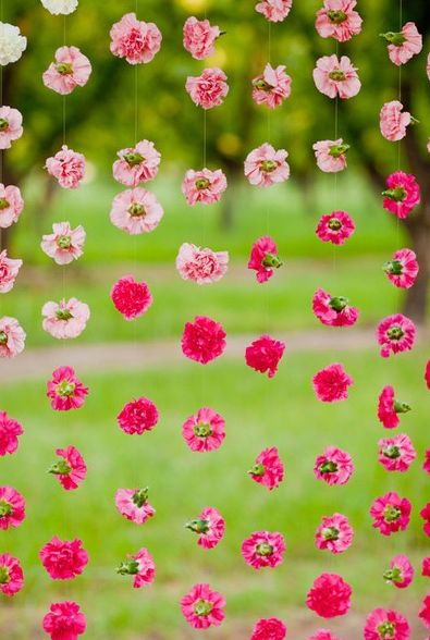 Party Idea ,flowers tied with invisible string Deco Floral, Fishing Line, Ikebana, New Age, Future Wedding, Pink And White, Party Time, Party Planning, Event Planning