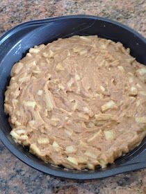 AMISH READER: EASY, LOW CALORIE APPLE CAKE Low Calorie Apple Breakfast, Low Cal Apple Recipes, Low Calorie Apple Cake, Apple Recipes Low Calorie, Low Calorie Apple Desserts, Recipes With Unsweetened Applesauce, Low Calorie Baked Apples, Diet Sweets, Healthy Low Calorie Dinner