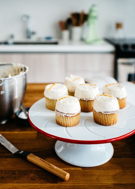 Cardamom Cupcakes, Baking Journal, Cupcakes Recipes, Banana Cupcakes, Gourmet Cupcakes, Browned Butter, Can We Talk, Delicious Cakes, Hand Pies