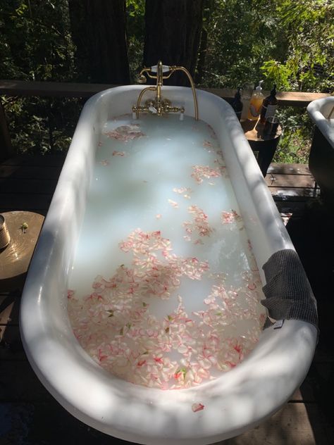 Milk Bath Aesthetic, Everything Shower Aesthetic, Morning Flow, Hope Core, Spiritual Baths, Romantic Bath, Aesthetic Bath, Bath Aesthetic, Victorian Home Decor