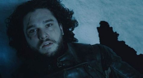 I got Betrayed by the Night's Watch! How Would You Die In "Game Of Thrones" Based On Your Zodiac Sign? Jon Snow Dead, Jon Snow Gif, Snow Gif, John Snow, Kit Harrington, Fire And Blood, Fan Theories, Game Of Thrones Fans, Julius Caesar