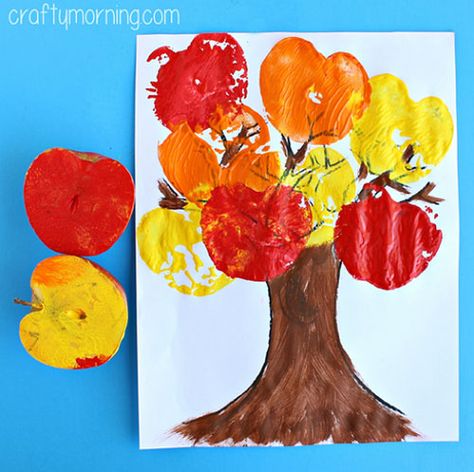 Fall Crafts for Kids - Apple Stamping Tree Craft Apple Stamping, Candy Corn Crafts, Fall Crafts For Toddlers, Crafty Morning, Halloween Art Projects, Crafts Fall, Kids Fall Crafts, Apple Craft, Fall Arts And Crafts