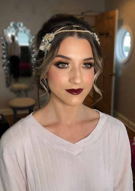 Great Gatsby wedding theme in Charlottesville wedding.  Glam wedding makeup. Gatsby Makeup And Hair, 1920s Makeup Gatsby, Great Gatsby Wedding Theme, Great Gatsby Makeup, Old Hollywood Makeup, Gatsby Makeup, Great Gatsby Hairstyles, Great Gatsby Prom, 1920s Makeup