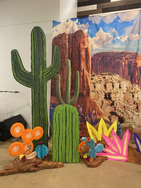 Desert Theme Decorations, Desert Theme Party Decorations, Desert Classroom Decoration Ideas, Desert Stage Design, Vbs Desert Decorations, Desert Vbs Decorations, Office Halloween Decorations, Vacation Bible School Craft, Steam Art