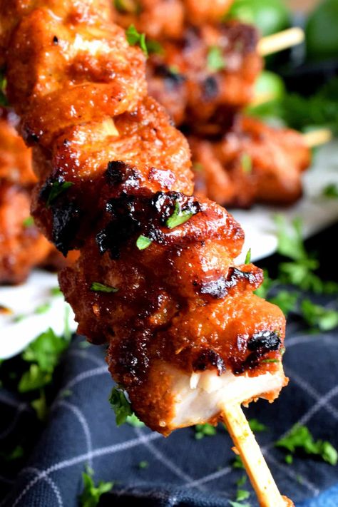 Mexican Dry Rub Grilled Chicken Skewers - Lord Byron's Kitchen Dry Rub Grilled Chicken, Uni Recipes, Mexican Bbq, Marinated Chicken Kebabs, Rub For Chicken, Prep Snacks, Bbq Sauce Homemade Easy, Turkey Dinners, Grilling Chicken