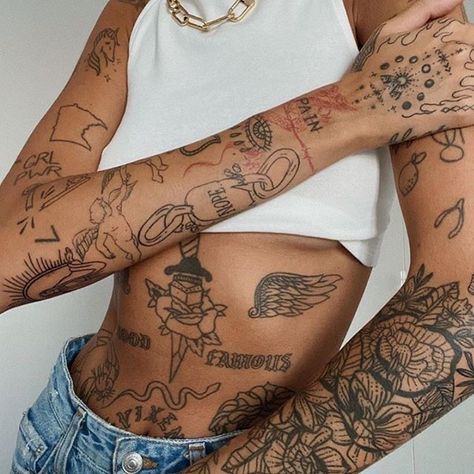 Many Tattoos, Wörter Tattoos, Hippie Tattoo, Hip Thigh Tattoos, Boho Tattoos, Tattoos Geometric, Tattoos Skull, Stylist Tattoos, Small Hand Tattoos