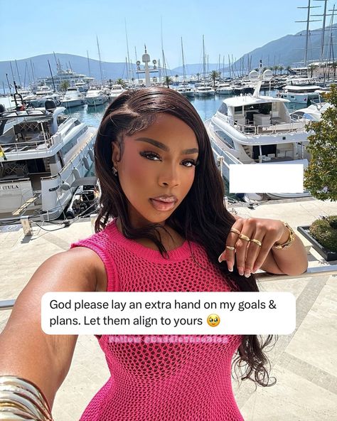 🥹🙏🏾💕 444 Follow [ @baddietheeblog ] for more motivational & relatable quotes 💫 Where we don’t settle for less and only accept the best 💅🏾 Daily, relatable content that’ll encourage you to step into your ultimate best version 😍 Lifestyle, relationship advice, self care- you name it! We’re a community of Baddies empowering Baddies to be their best💘✨🫶🏾 • • • • #baddietheeblog black women luxury lifestyle law of attraction city girls boss women entrepreneuher entrepreneurs independent... Queen Quotes Woman, Black Women Luxury Lifestyle, Women Luxury Lifestyle, Black Women Luxury, Bossbabe Quotes Motivation, Black Success, Cute Quotes For Instagram, Luxury Quotes