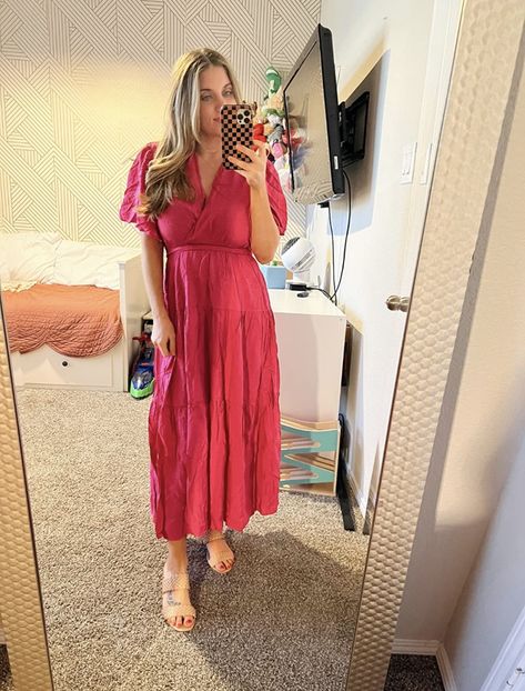 Amazon Nursing Friendly Dress l Hello Mrs. Hubbard l Nursing just got stylish! This Amazon maxi dress is both comfortable and practical for breastfeeding moms on the go 💕 #nursingfriendly #momstyle #maxidress Amazon Nursing Friendly Clothes, Amazon Maxi, Nursing Friendly Clothes, Nursing Dresses, Postpartum Fashion, Nursing Friendly Dress, Breastfeeding Dress, Dress Amazon, Amazon Dresses