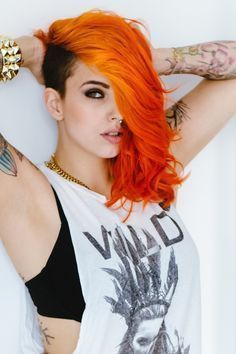 #OrangeHair: Jana Zerlett (Sidecut) hair color not the haircute - #color #haircute #sidecut #zerlett - #Genel https://ift.tt/2Abebeh Inverted Blonde Bob Hairstyles, Sombra Hairstyle, Vivid Hair Color Undercut, Hipster Hairstyles Women, Anime Haircut Women, Half Shaved Hair Long, Sidecut Hair, 2022 Haircut, Side Cut Hairstyles