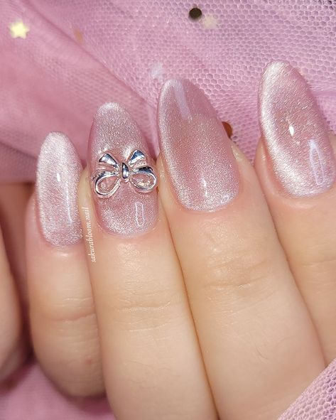 Cat eye coquette🎀✨️ Cat Eye Nails Design Ideas, Pink Cat Nails, Pink Cat Eye Nails Design, Nail Cat Eye Design, Cat Eye Design Nails, Nail Art Cat Eye Designs, Cat Eye Nail Ideas, Cateyes Nails Design, Cat Eye Effect Nails