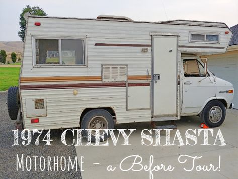 1974 Chevy Shasta Motorhome - a Tour Before the Renovation Old Motorhome Makeover, Old Motorhome Remodel, Rv Renovation Ideas Motorhome, Vintage Motorhome Remodel, Remodel Rv Interior Rv Makeover, Vintage Motorhome Interior, Old Rv Renovation, Motorhome Remodel Class C, Renovated Motorhome