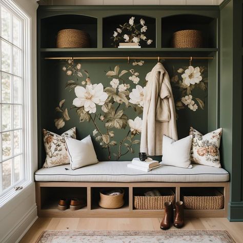 Our Favorite Dark Green Paint Colors - Plank and Pillow Vstupná Hala, Drawing Room Decor, Mudroom Decor, Mudroom Design, Home Entrance Decor, Home Fashion, Halle, Coat Rack, Home Decor Inspiration