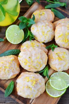 Gourmet Cookies Recipes, Chinese Jasmine, Tea Cookies Recipe, Citrus Tea, Lime Tea, Lime Desserts, Lime Sorbet, Blueberry Topping, Waffle Cookies