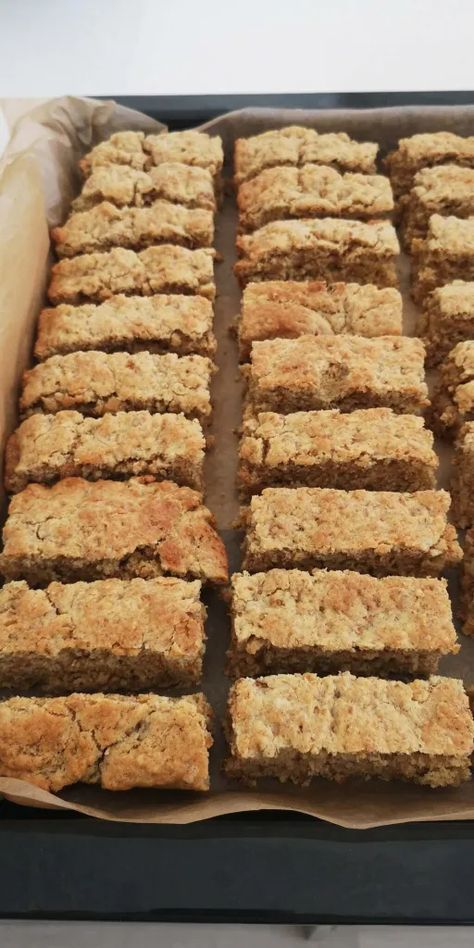 Rusks Recipe, Beskuit Resepte, Crunchie Recipes, 100 Cookies Recipe, Rusk Recipe, Healthy Bread Recipes, Banana Muffin Recipe, Cookie Recipes Homemade, Savoury Baking