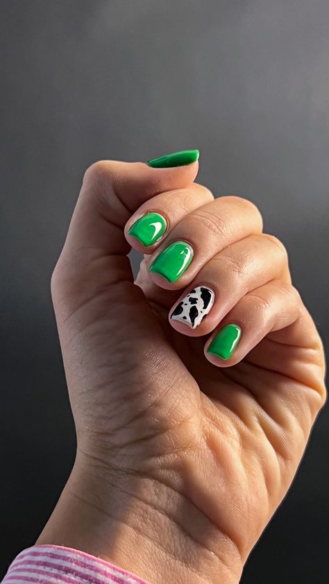 #shortnails #nails #nailart #green #cowprint #cow #square #minimalistic #cownails Cowprint Nails Square, Cow Print Nails Green, Green And Cow Print Nails, Bright Nails Neon, Nailart Green, Green Manicure, Alien Nails, Cow Print Nails, Neon Nail Designs