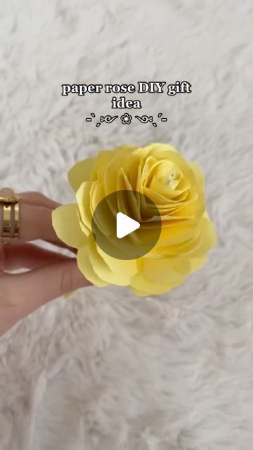 Tami🌟 on Instagram: "DIY paper rose tutorial 💐 #diy #paperflower #paperrose #craftideas #diyideas #diys #craftideas #giftideas" Paper Rose Tutorial, How To Make Rose, Origami Ideas, Rose Tutorial, Paper Flower Crafts, Paper Craft Diy Projects, Paper Rose, Paper Snowflakes, Instagram Diy