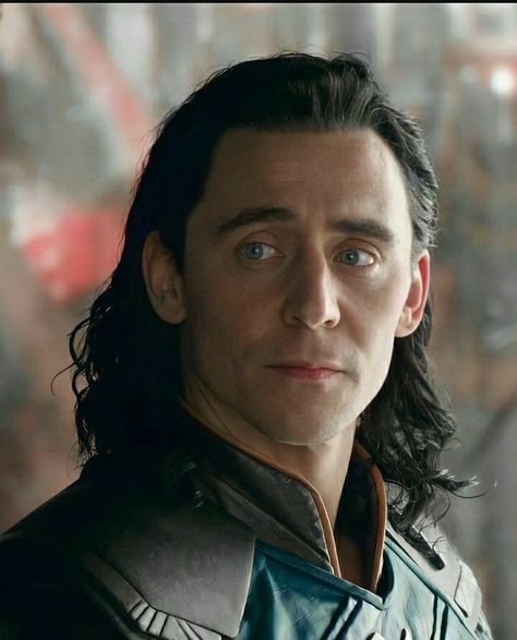 Loki Cute, Cute Loki, Loki Ragnarok, Ragnarok Loki, Loki Tom Hiddleston, Loki Whispers, Black Scene, Loki Imagines, Loki Odinson