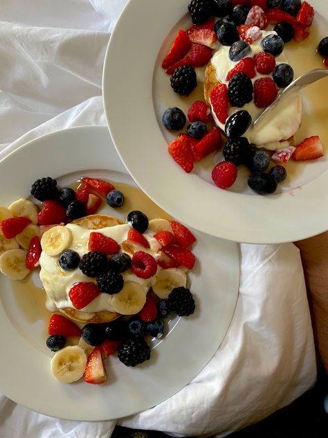 #pancakes #breakfastinbed #life #love #bedaesthetic #sweetestmoments #simplepleasures #breakfast #food Pancakes In Bed, Breakfast Pancakes, Breakfast In Bed, Breakfast Food, Book Inspiration, Simple Pleasures, Breakfast Brunch, Pancakes, Bed