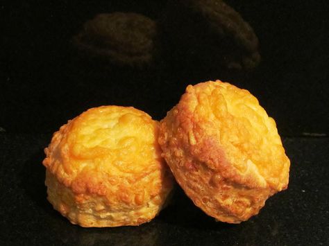 Mary berry cheese scones Mary Berry Cheese Scones, Mary Berry Baking, Mary Berry Cakes, British Bake Off Recipes, Bake Off Recipes, British Cooking, Mary Berry Recipe, Berry Recipes, Cheese Scones