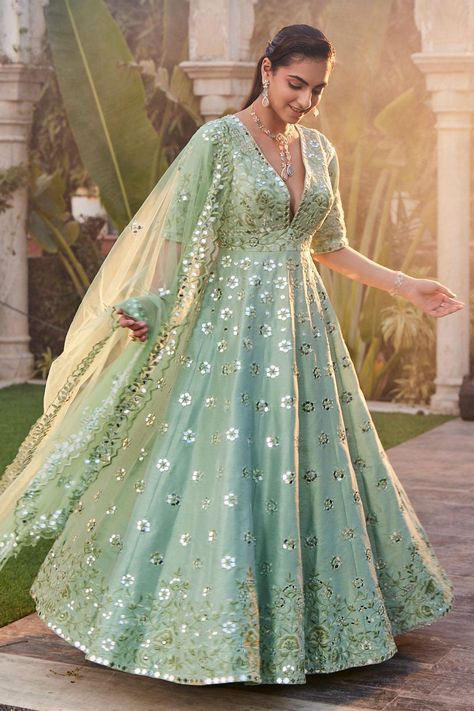 Pastel Anarkali Suits, Pastel Green Anarkali, Heavy Anarkali Suits, Designer Anarkali Dresses Party Wear, Sea Green Anarkali, Net Anarkali Dresses, Anarkali Dress Party Wear, Sangeet Outfit Ideas, Heavy Anarkali