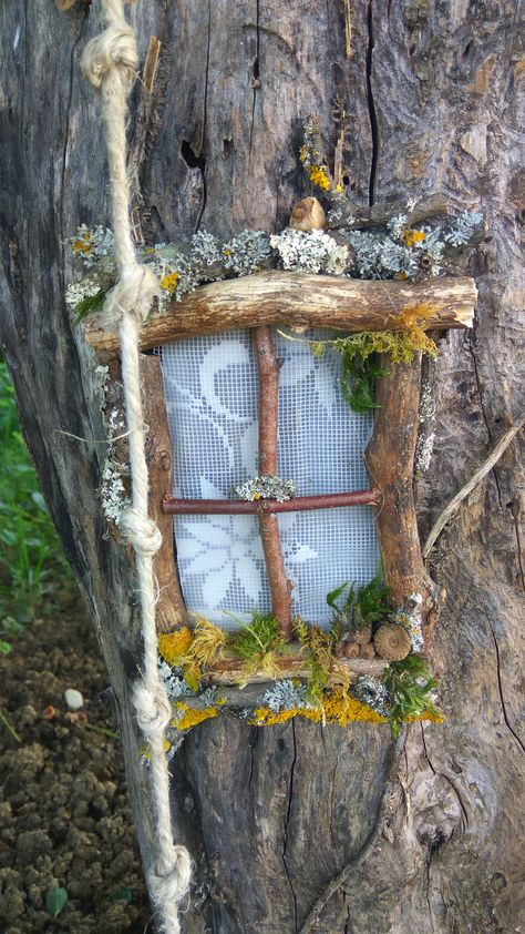 Fairy Garden Lantern, Garden Lantern, Fairy Tree Houses, Fairy Garden Furniture, Fairy House Diy, Fairy Garden Crafts, Fairy Garden Designs, Garden Art Ideas, Fairy Tree