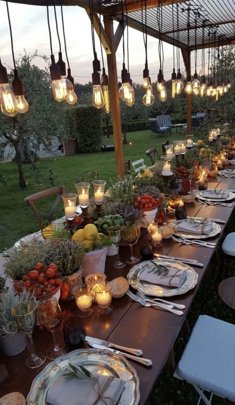 Deco Champetre, Tafel Decor, Backyard Entertaining, Outdoor Dinner, Have Inspiration, Table Scapes, Long Table, Deco Floral, Table Flowers