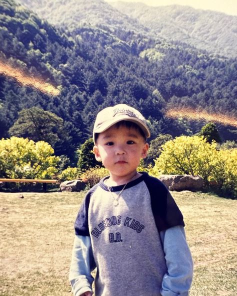 Yunho Ateez, Jeong Yun-ho, Fandom Kpop, Childhood Photos, Woo Young, All Things Cute, Best Husband, My Childhood, Unique Photo