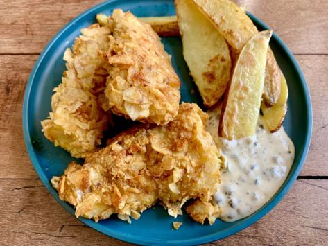 Air Fryer Fish And Chips, Oven Baked Cod, Salmon Appetizer Recipes, Air Fryer Potato Chips, Recipe For Air Fryer, Fish N Chips Recipe, Paleo Fish, Seafood Meals, Crushed Potatoes