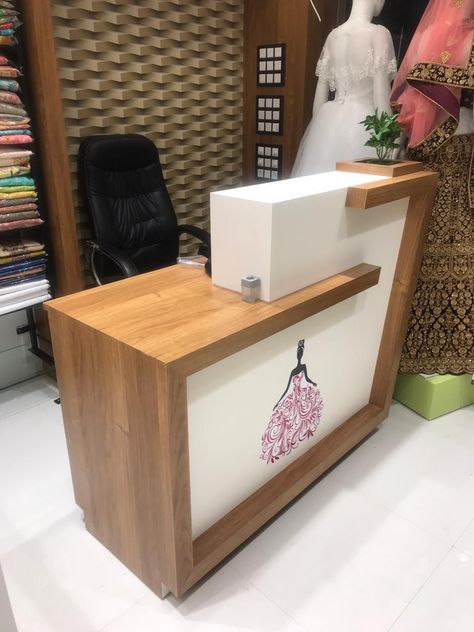 Cash Table For Shop, Cash Table Design, Modern Cash Counter Design Retail Shops, Cash Counter Design Modern, Cash Counter Design Retail Shops, Cash Counter Design, Store Counter Design, Modern Reception Desk Design, Office Counter Design