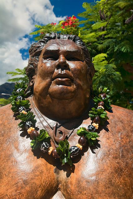 Picture of Israel Kamakawiwo'ole sculpture in Waianae by K. Buckingham, via Flickr Makua Beach, Respiratory Failure, Hawaiian Legends, Hawaiian History, What A Wonderful World, Hawaiian Art, Hawaiian Culture, Larger Than Life, Aloha Hawaii