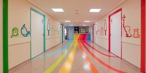 Children Hospital Design, Kindergarten Interior, Preschool Designs, Classroom Interior, Sustainable Flooring, Daycare Decor, Daycare Design, Kindergarten Design, Children Hospital