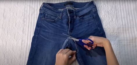 Jeans Tutorial, Low Waisted Jeans, Low Waist Jeans, Repair Clothes, Patterned Jeans, Altering Clothes, Low Waisted, Easy Steps, Easy Step