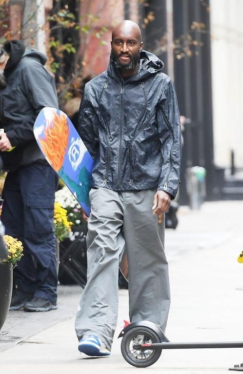 Virgil Abloh Style, Louis Vuitton Virgil Abloh, Virgil Abloh Louis Vuitton, Mens Street Style Summer, Off White Designer, Streets Of New York, Italian Luxury Brands, Black Men Street Fashion, Men Street Fashion