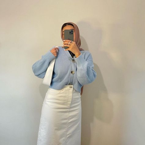 blurry but you get the picture 🫧 denim skirt & bag are from @modanisa_uk ✨ check out their sale it’s still live 🤍 use my code ‘LAVEEZ’… | Instagram Ootd Knitwear, Denim Skirt Winter, White Denim Skirt Outfit, Hijabi Street Style, Modest Denim Skirts, White Jean Skirt, White Skirt Outfits, Jean Skirt Outfits, Denim Skirt Outfits