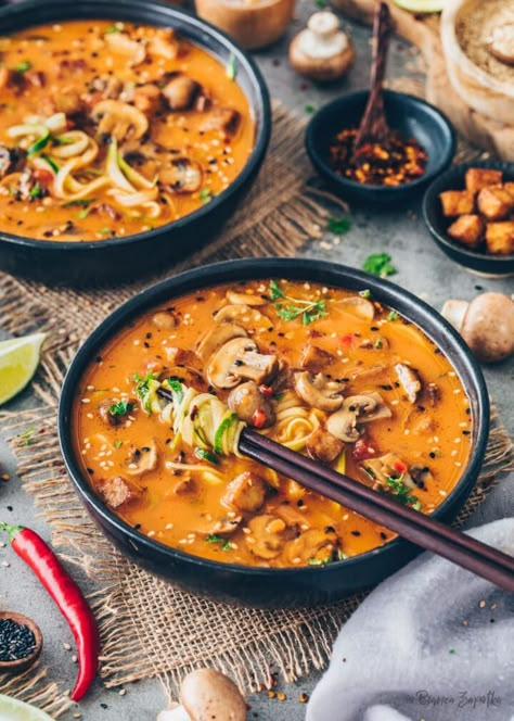 Thom Ka Gai Soup Vegan, Tom Yam Soup Recipe, Vegan Tom Yum Soup, Vegan Tom Yum, Tom Yum Noodle Soup, Tom Yam Soup, Soup Thai, Low Carb Noodles, Tofu Soup