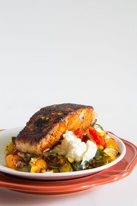 Summer Salmon Recipe, Burrata Recipe, Crispy Salmon, Blackened Salmon, Summer Veggies, Baked Salmon Recipes, Easy Seafood Recipes, Summer Eating, Healthy Recipies